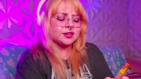 Gina George online show from September 28, 12:19 am