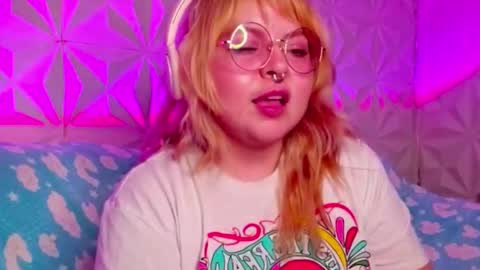 Gina George online show from October 9, 12:27 am