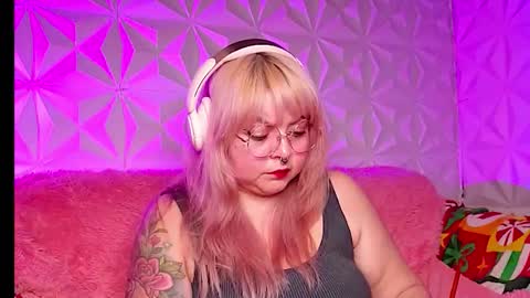 Gina George online show from February 3, 12:40 am