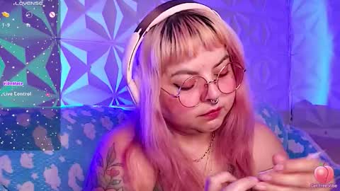 Gina George online show from March 17, 11:10 pm