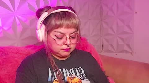 Gina George online show from December 4, 1:49 am