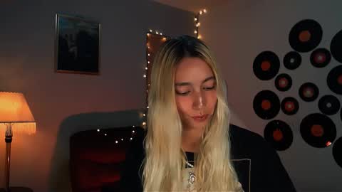 I AM JENN  online show from February 23, 11:25 pm