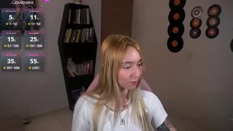 I AM JENN  online show from September 18, 2:59 am