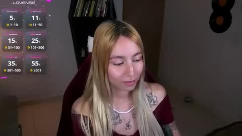 I AM JENN  online show from October 25, 4:13 am