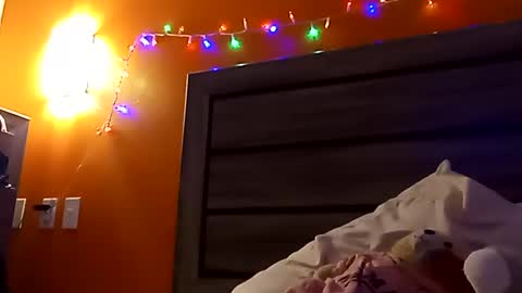 SnowBunny online show from February 6, 12:00 am