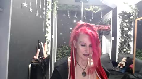 SaucySky online show from April 8, 9:18 pm