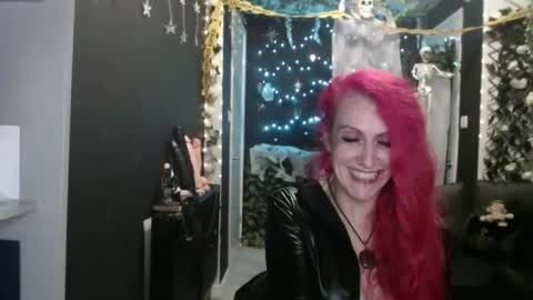 SaucySky online show from November 1, 12:00 am