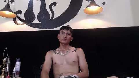 Snapshot of savagelover_ chatting on October 20, 9:31 pm SavageLover online show from October 20, 9:31 pm