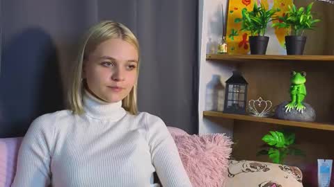 Snapshot of savannahshor chatting on September 30, 7:24 pm savannahshor online show from September 30, 7:24 pm