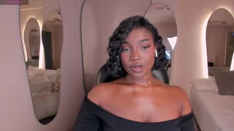 S a v a n n a h  online show from April 23, 7:48 pm