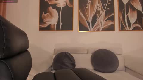 S a v a n n a h  online show from November 10, 8:55 pm