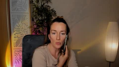 save the qween online show from March 1, 12:42 pm