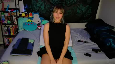 Snapshot of savethebea chatting on January 18, 3:59 pm Bea online show from January 18, 3:59 pm