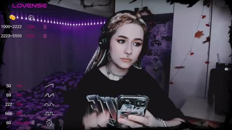 pronoun she. name Mary. age 21. online show from January 19, 12:39 pm