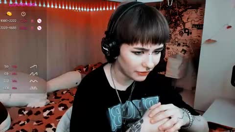 pronoun she. name Mary. age 21. online show from February 20, 10:27 am