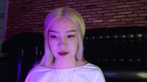 Snapshot of saya_lin chatting on October 3, 4:10 am Saya online show from October 3, 4:10 am