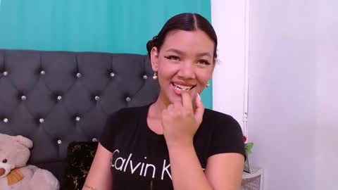 Snapshot of saykimmy chatting on October 19, 1:21 am saykimmy online show from October 19, 1:21 am
