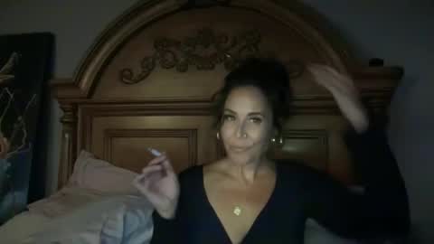 Good Girls Say Please...and Thank You online show from October 4, 5:38 am