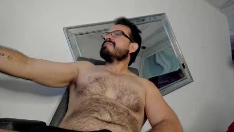 Snapshot of sbastone_muscle chatting on October 6, 1:18 pm sebastian muscleman daddy the better latin lover online show from October 6, 1:18 pm