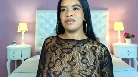 Snapshot of scarleett_fox_ chatting on October 16, 8:47 am Scartlett online show from October 16, 8:47 am