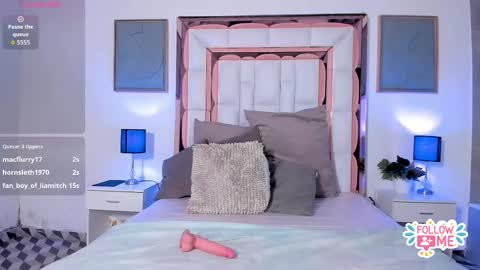 Claudia  online show from November 19, 8:40 pm