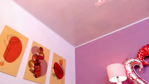 Scarlet Edwars online show from February 13, 6:15 pm