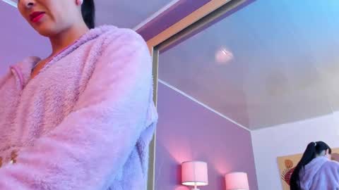 Scarlet Edwars online show from February 11, 12:04 pm