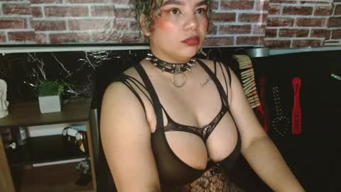 Scarlet online show from April 9, 9:09 pm