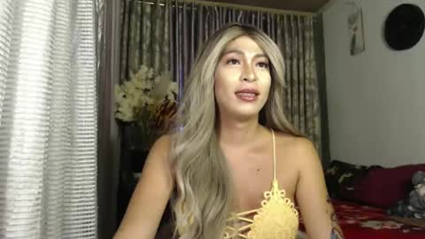 Snapshot of scarlet_ts69 chatting on January 3, 1:05 am scarlet online show from January 3, 1:05 am