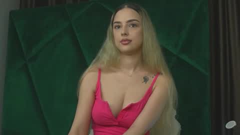 Snapshot of scarletcoles chatting on September 30, 11:04 pm Scarlet online show from September 30, 11:04 pm