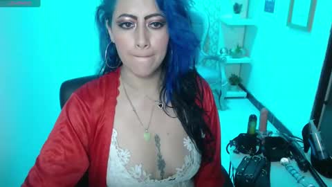 Snapshot of scarleth_bluee chatting on March 5, 9:05 am Scarleth online show from March 5, 9:05 am
