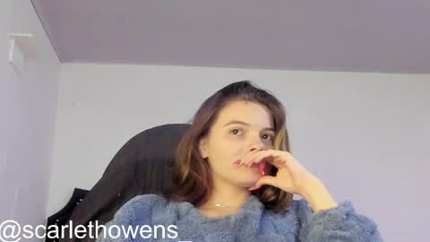 Snapshot of scarleth_owens1 chatting on October 1, 5:28 am    online show from October 1, 5:28 am