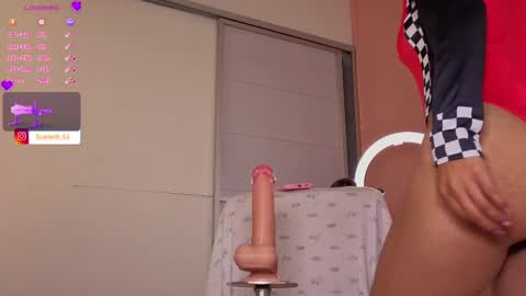 Snapshot of scarleth_red_ chatting on October 16, 2:06 pm I am Scarleth Check mi profile online show from October 16, 2:06 pm
