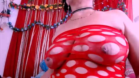 Snapshot of scarlethh_hott chatting on October 1, 4:39 pm scarlethh hott online show from October 1, 4:39 pm