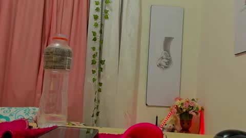 Snapshot of scarletliz chatting on March 3, 12:06 pm Scarletliz online show from March 3, 12:06 pm