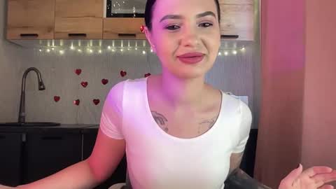 scarletpetal online show from February 26, 9:34 am