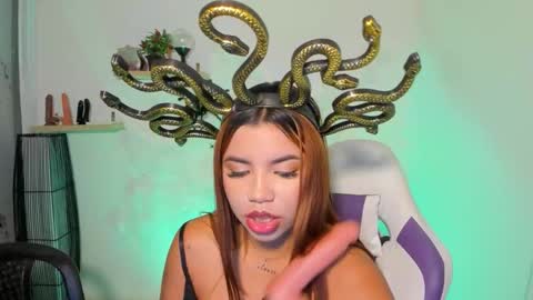 Snapshot of scarlett_enjoy1 chatting on October 16, 2:49 pm scarlett_enjoy1 online show from October 16, 2:49 pm