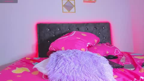 Snapshot of scarlett_monn chatting on September 17, 3:43 am Scarlett online show from September 17, 3:43 am