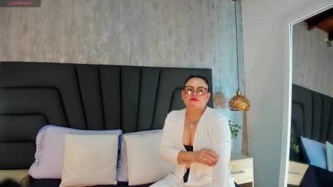 scarlett_monroe_1 online show from October 17, 11:25 am