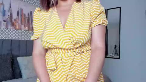 Snapshot of scarlett_moore_ chatting on October 19, 5:06 pm Scarlett online show from October 19, 5:06 pm