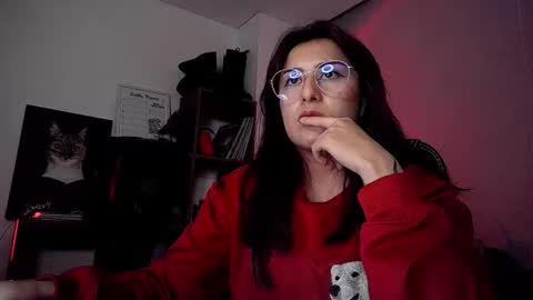 Snapshot of scarlett_sen chatting on October 17, 3:27 pm Mistress Scarlett online show from October 17, 3:27 pm