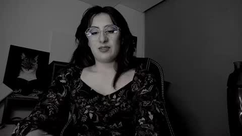 Snapshot of scarlett_sen chatting on September 27, 4:16 pm Mistress Scarlett online show from September 27, 4:16 pm