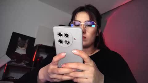 Snapshot of scarlett_sen chatting on September 26, 4:15 pm Mistress Scarlett online show from September 26, 4:15 pm