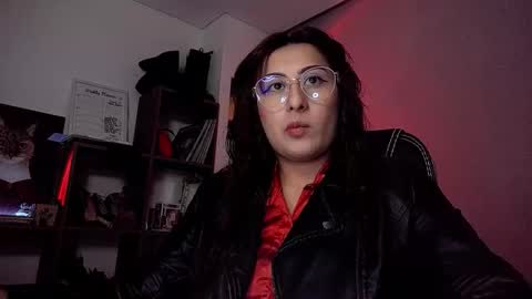 Snapshot of scarlett_sen chatting on October 15, 3:13 pm Mistress Scarlett online show from October 15, 3:13 pm