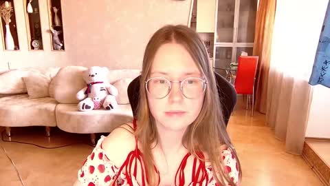 scarletta_ online show from March 26, 11:59 am