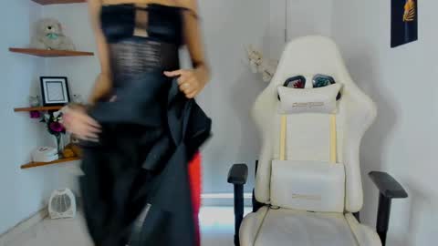 Snapshot of scarlettmalbec chatting on January 2, 10:11 pm Scarlett online show from January 2, 10:11 pm