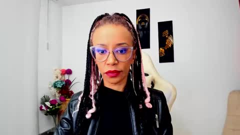 Snapshot of scarlettmalbec chatting on March 12, 12:42 am Scarlett online show from March 12, 12:42 am