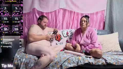 Snapshot of scarlettrose_86 chatting on October 19, 2:05 am scarlettrose_86 online show from October 19, 2:05 am