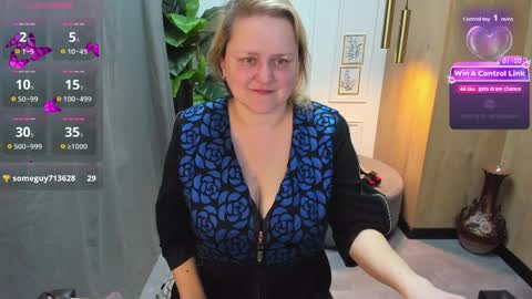 Scarlett online show from April 4, 5:36 am