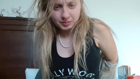 Snapshot of scartit chatting on February 20, 4:47 pm ScarTit Bernhard online show from February 20, 4:47 pm